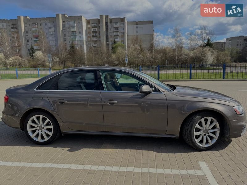 Седан Audi A4 2014 в Дрогобыче