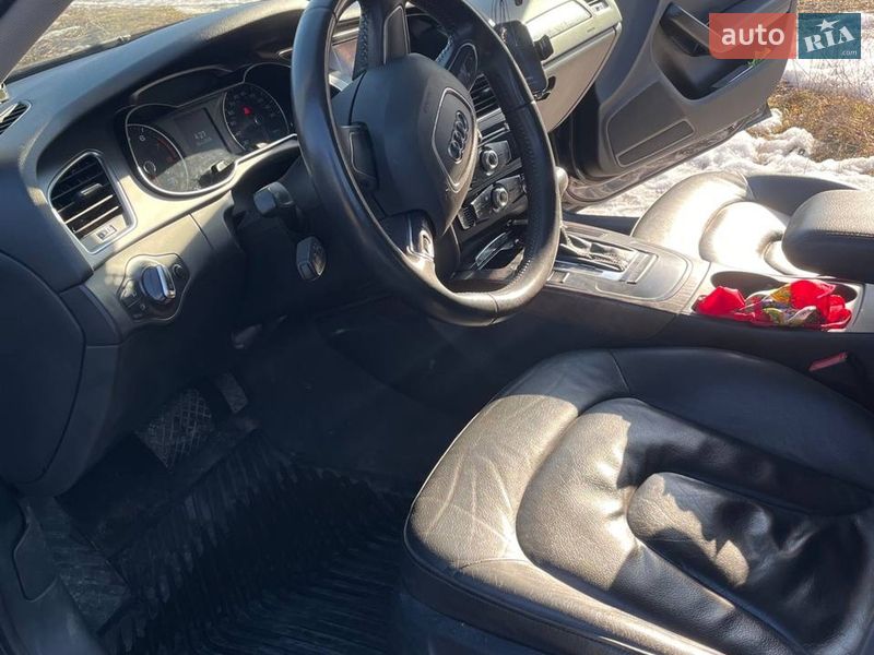 Седан Audi A4 2013 в Києві