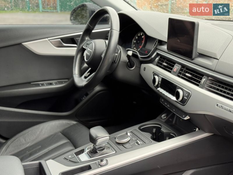 Седан Audi A4 2019 в Виннице