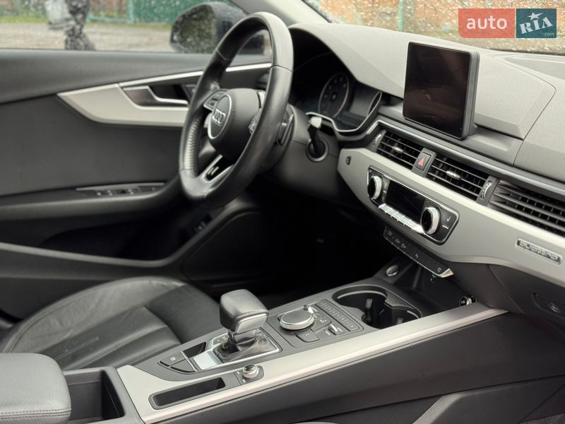 Седан Audi A4 2019 в Виннице