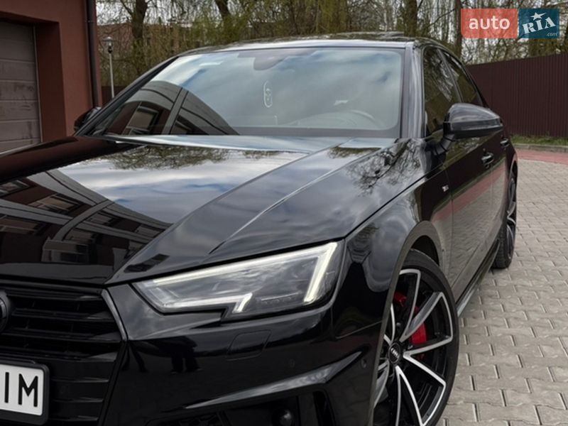 Седан Audi A4 2017 в Ивано-Франковске