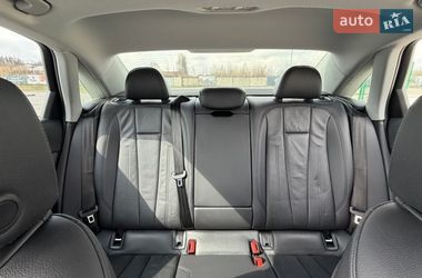 Седан Audi A4 2017 в Киеве