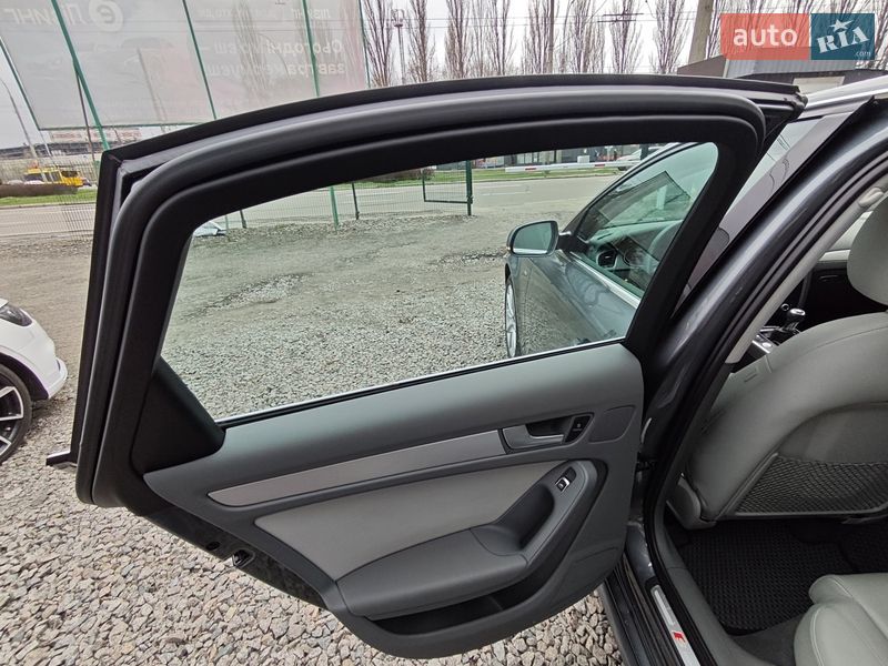Седан Audi A4 2013 в Киеве
