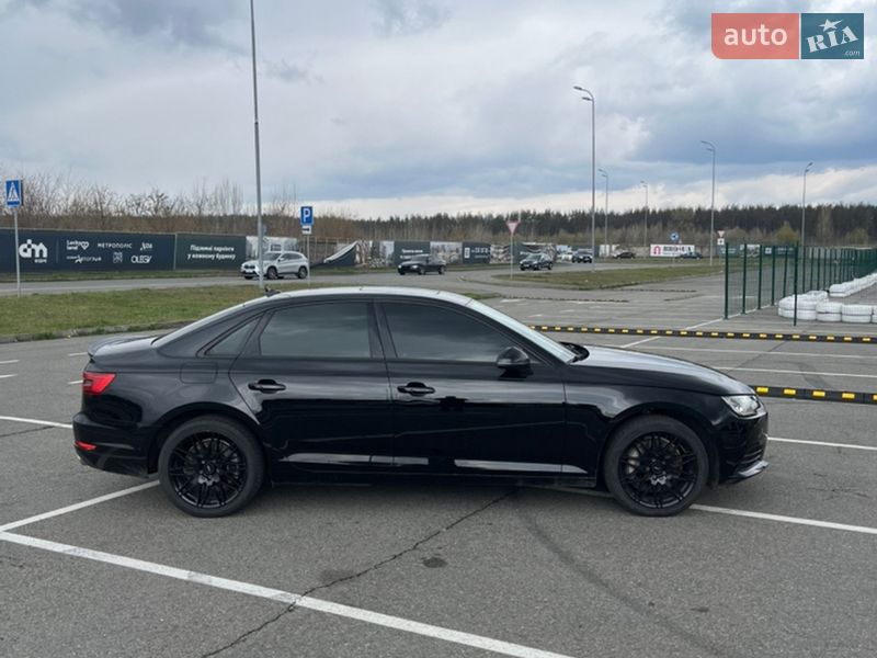 Седан Audi A4 2016 в Киеве