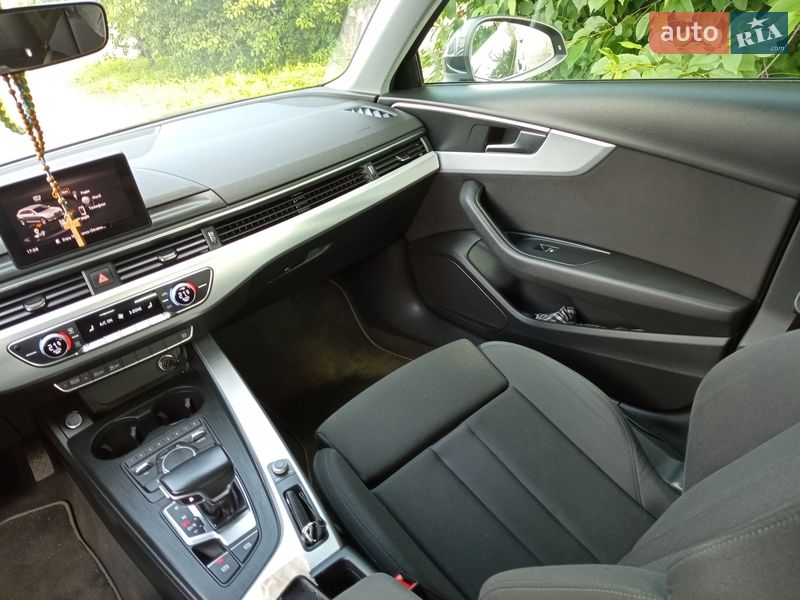 Універсал Audi A4 2017 в Луцьку