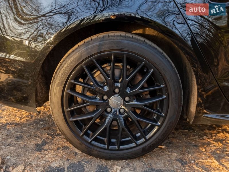Седан Audi A4 2015 в Києві