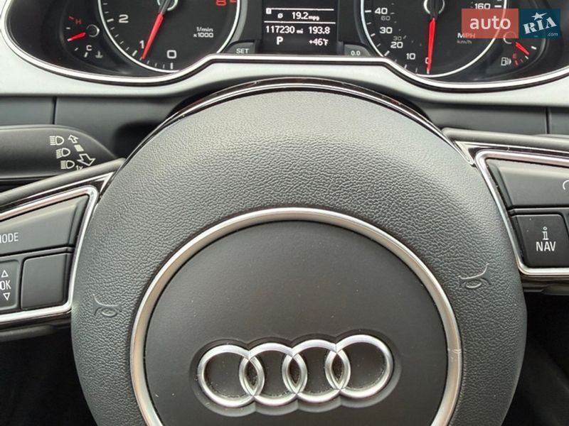 Седан Audi A4 2015 в Вараше