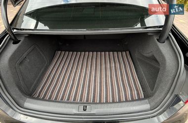 Седан Audi A4 2015 в Вараше