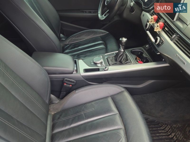 Седан Audi A4 2017 в Ромнах