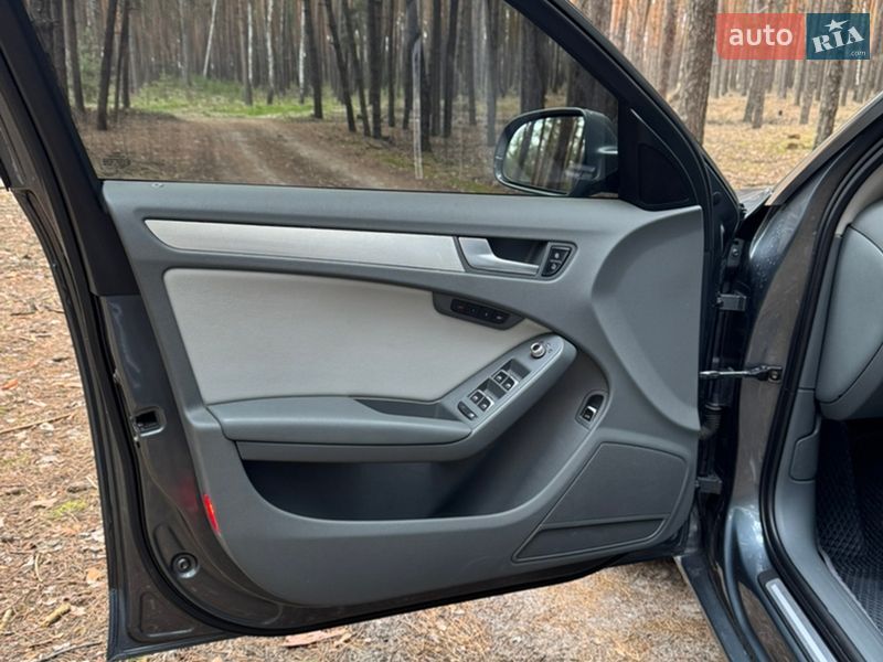 Седан Audi A4 2012 в Лубнах