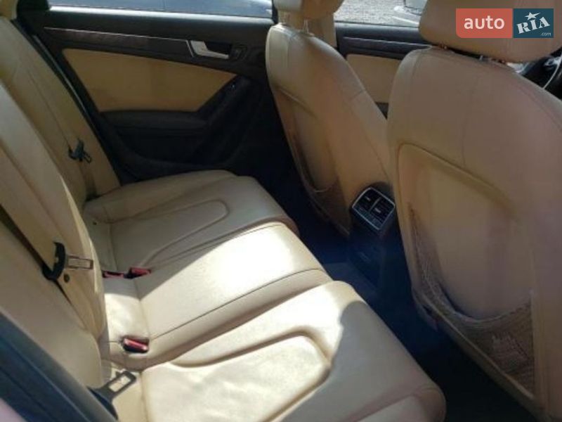 Седан Audi A4 2013 в Львове