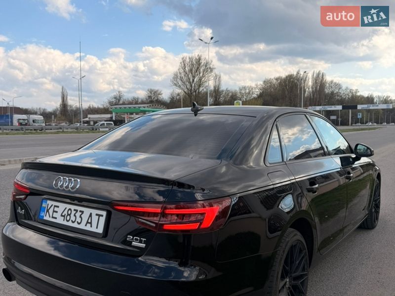 Седан Audi A4 2017 в Днепре