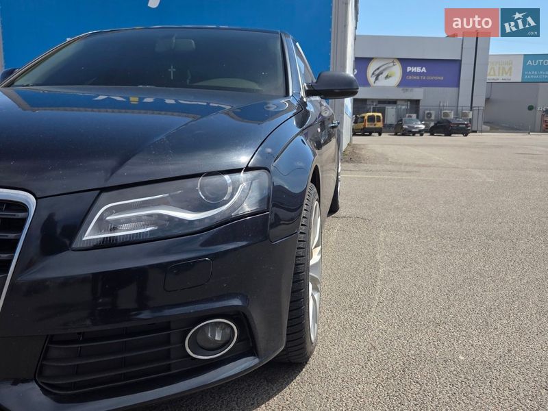 Седан Audi A4 2012 в Полтаві