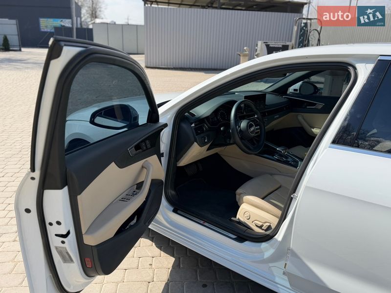 Седан Audi A4 2021 в Виннице