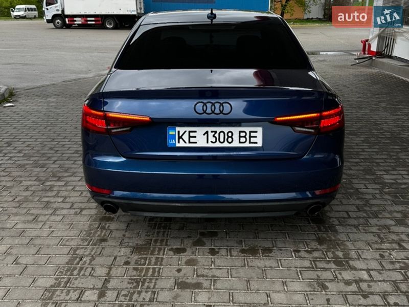 Седан Audi A4 2016 в Дніпрі