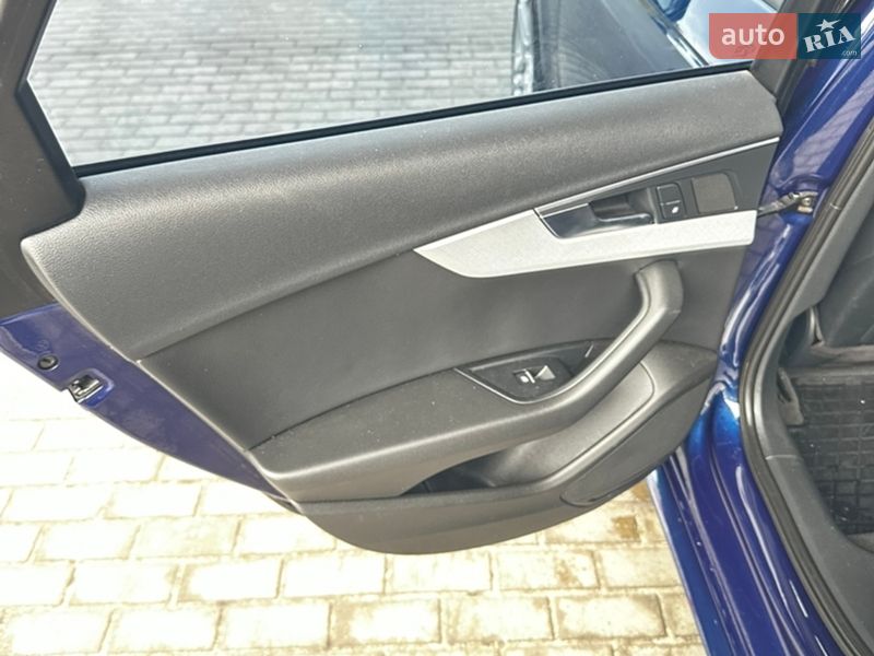 Седан Audi A4 2016 в Дніпрі