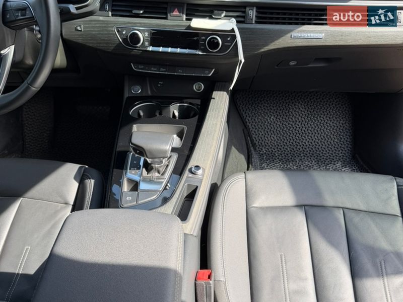 Седан Audi A4 2022 в Бердичеве