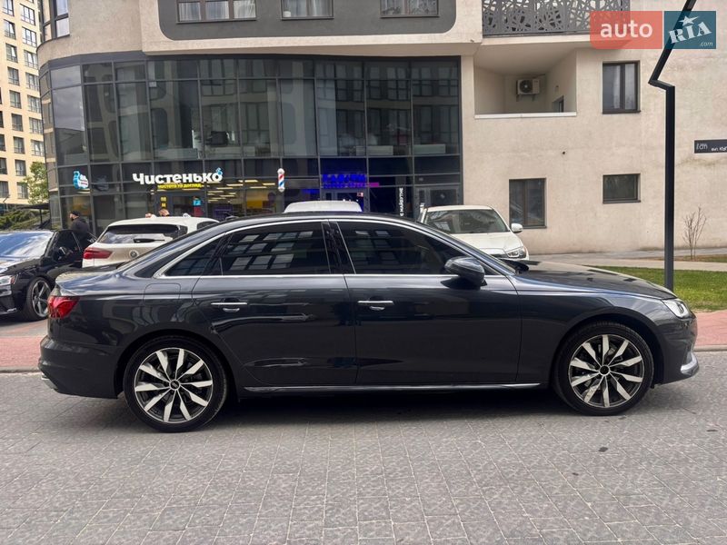 Седан Audi A4 2021 в Львове