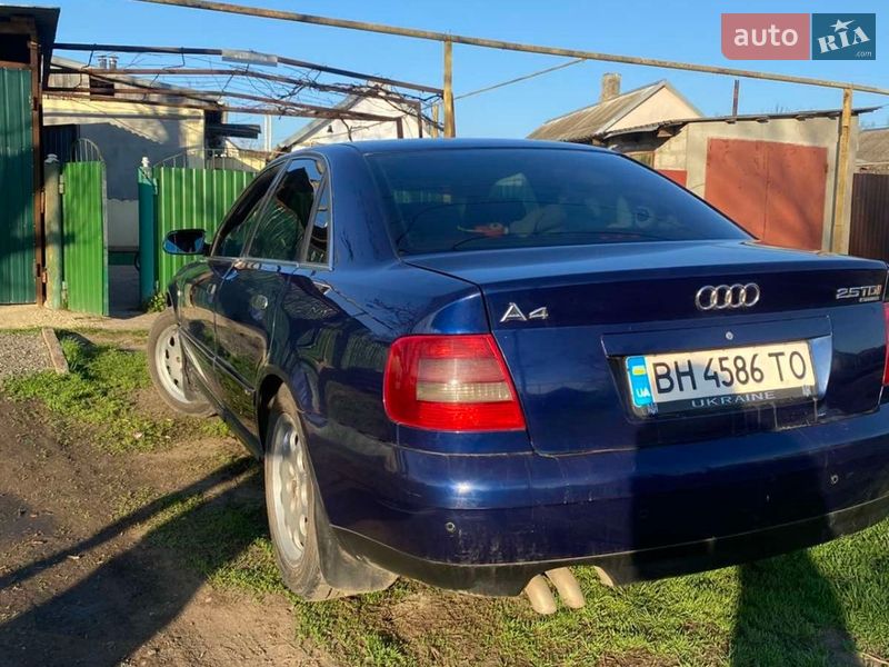 Седан Audi A4 2000 в Раздельной