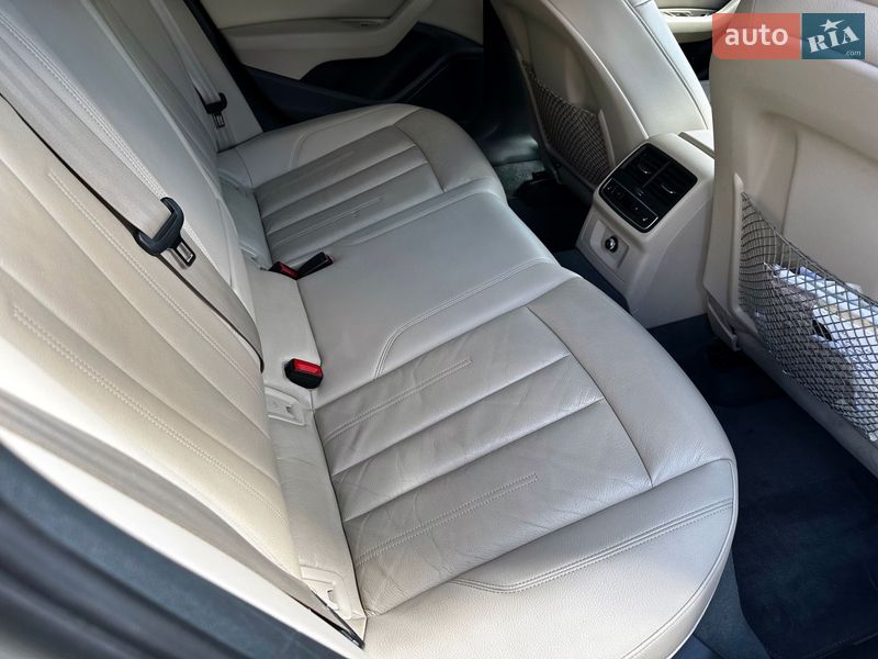 Седан Audi A4 2016 в Ровно