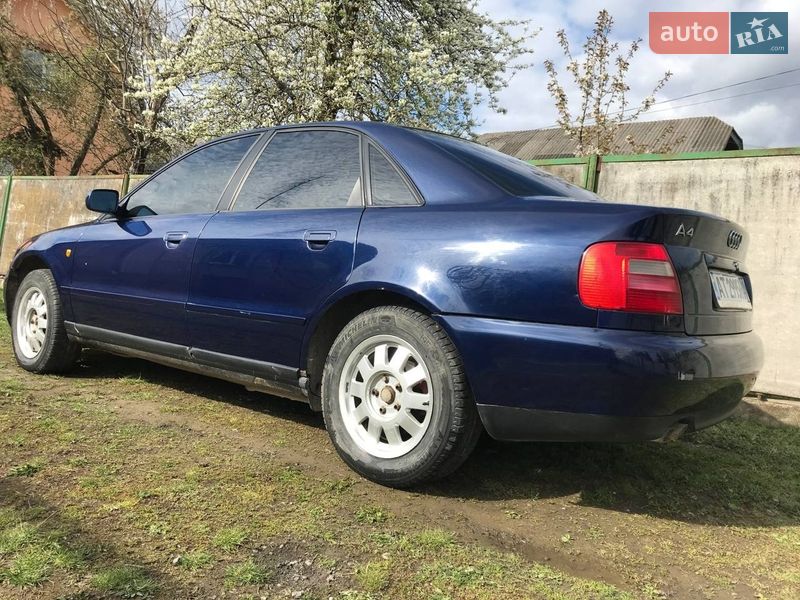 Седан Audi A4 1998 в Лесном Хлебичине