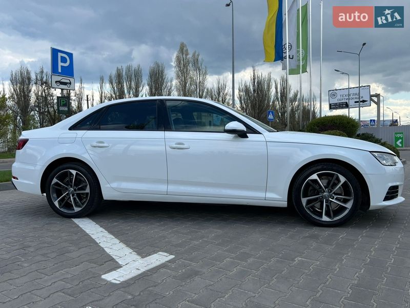 Седан Audi A4 2019 в Одессе