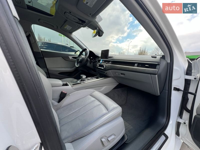 Седан Audi A4 2019 в Одессе