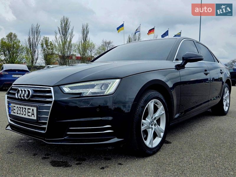 Седан Audi A4 2018 в Днепре