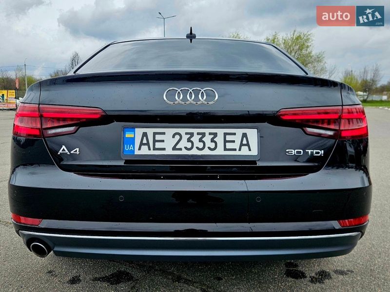 Седан Audi A4 2018 в Днепре