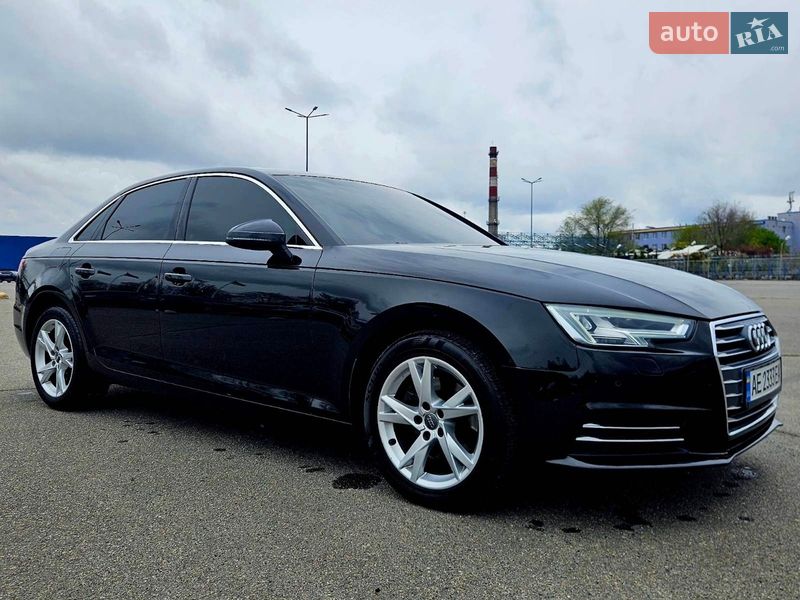 Седан Audi A4 2018 в Днепре