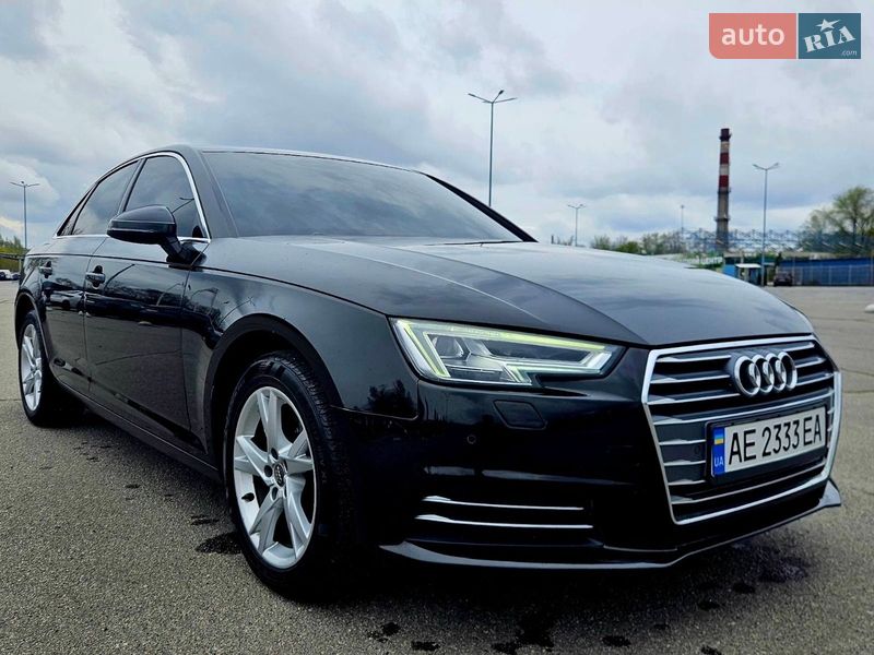 Седан Audi A4 2018 в Днепре
