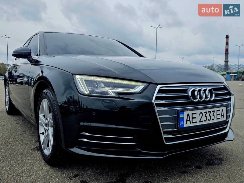 Седан Audi A4 2018 в Днепре