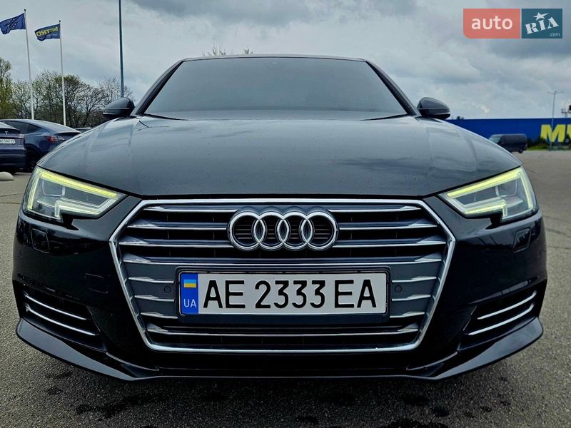 Седан Audi A4 2018 в Днепре