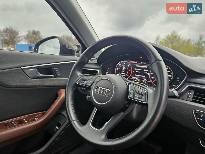 Седан Audi A4 2018 в Днепре
