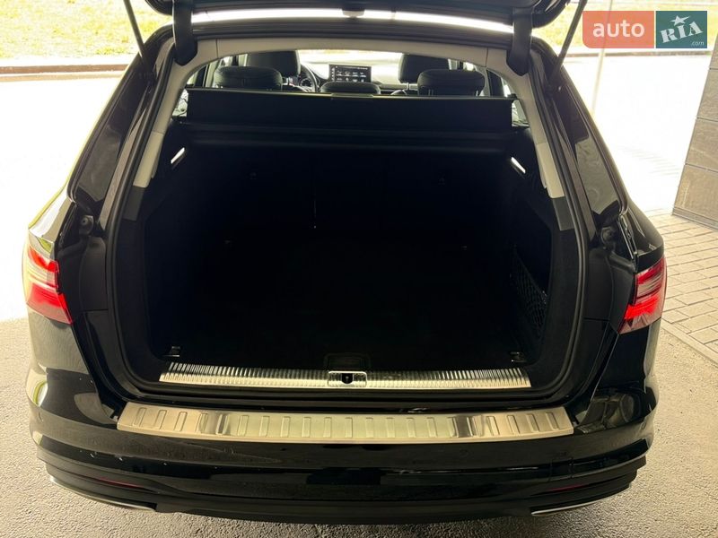 Универсал Audi A4 2020 в Киеве