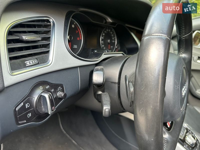 Седан Audi A4 2015 в Рівному