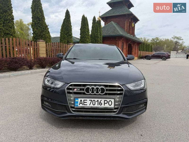 Audi A4 2014