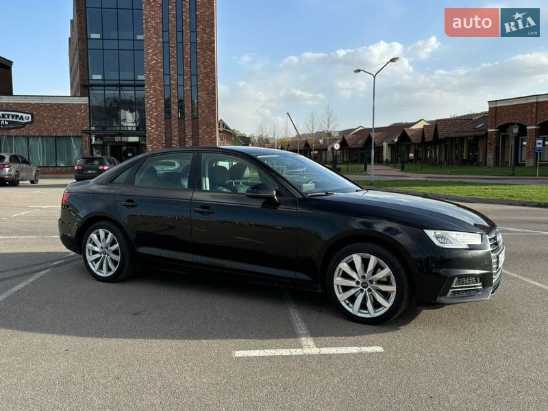 Седан Audi A4 2016 в Киеве