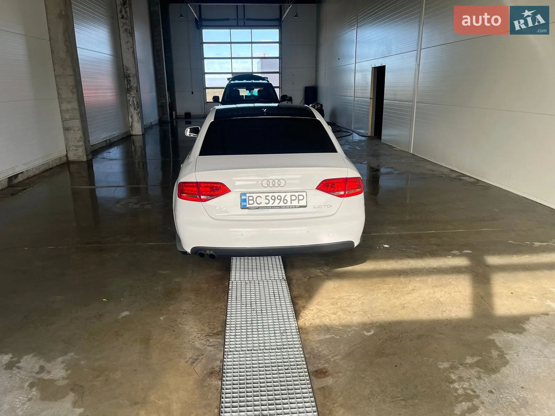2010 Audi A4 - мініатюра 4