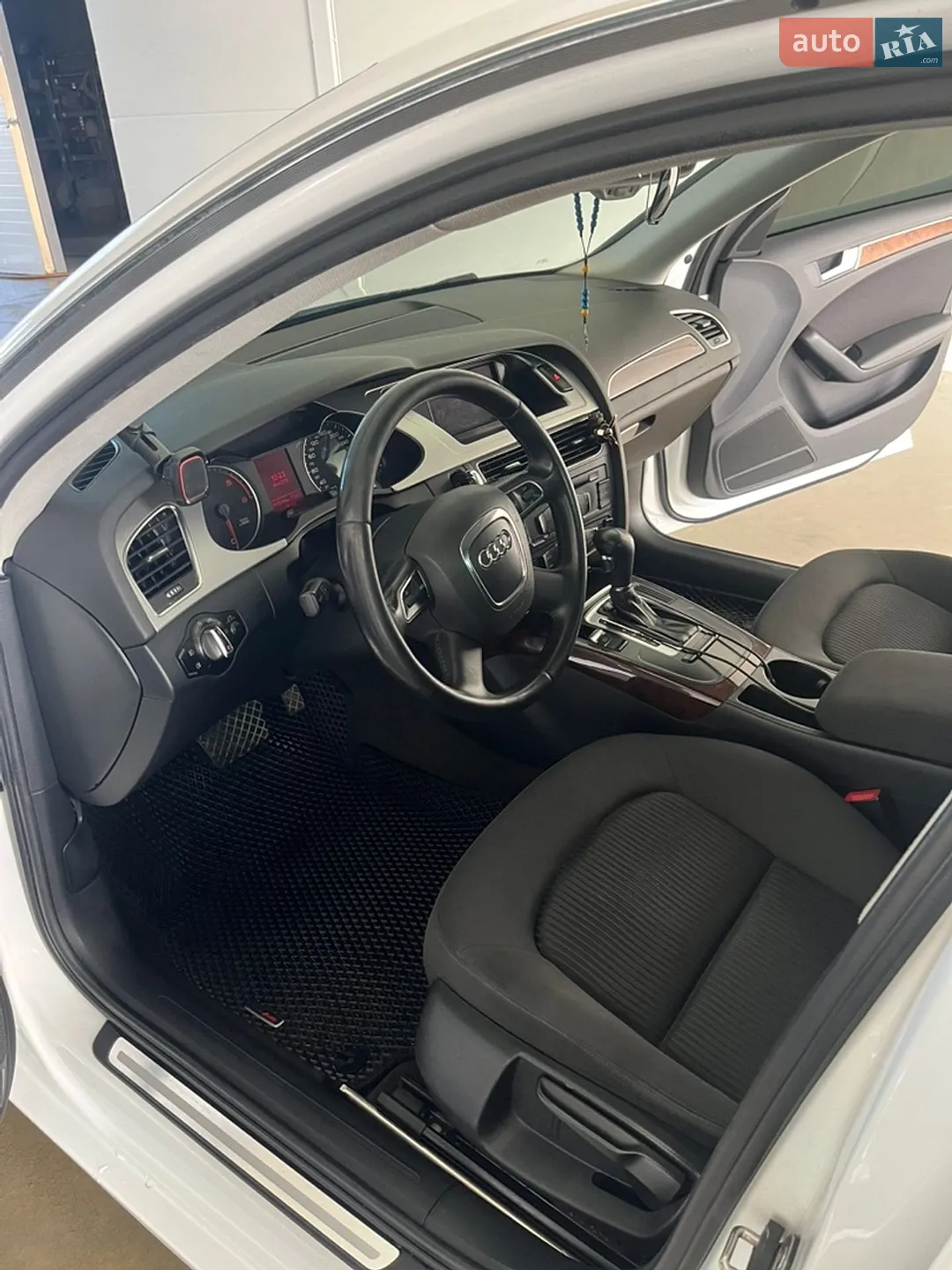 2010 Audi A4 - мініатюра 7