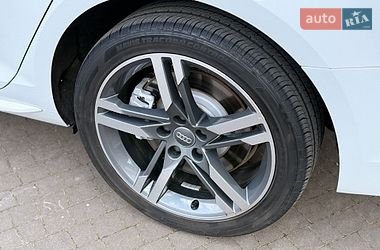 Седан Audi A4 2017 в Києві