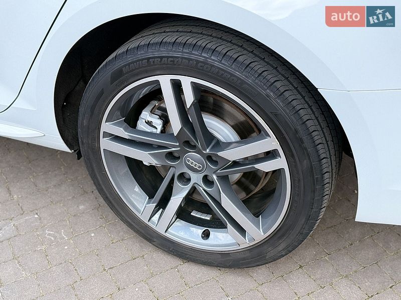 Седан Audi A4 2017 в Києві