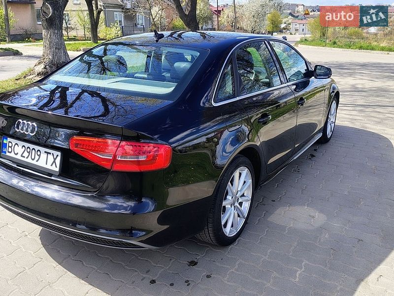 Седан Audi A4 2015 в Сокале