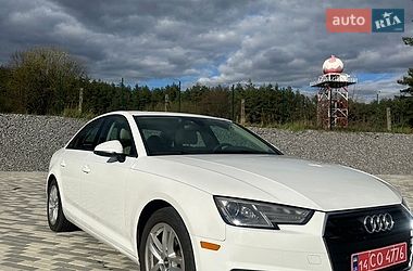 Седан Audi A4 2017 в Львові