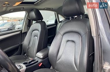 Седан Audi A4 2013 в Львове