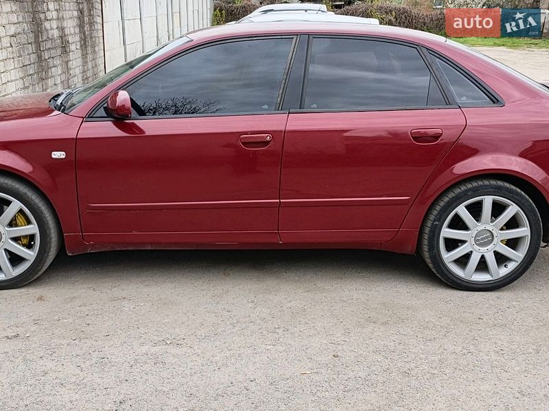 Седан Audi A4 2002 в Светловодске