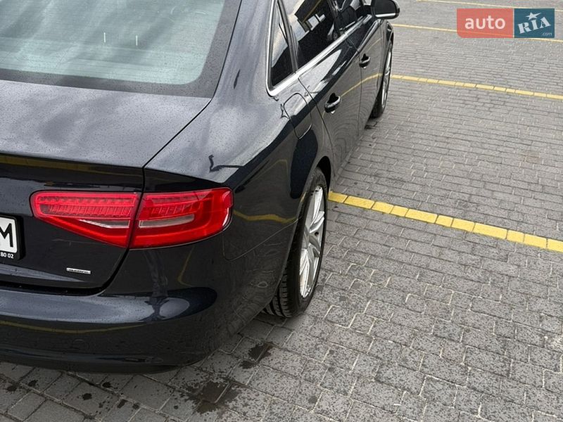 Седан Audi A4 2012 в Николаеве