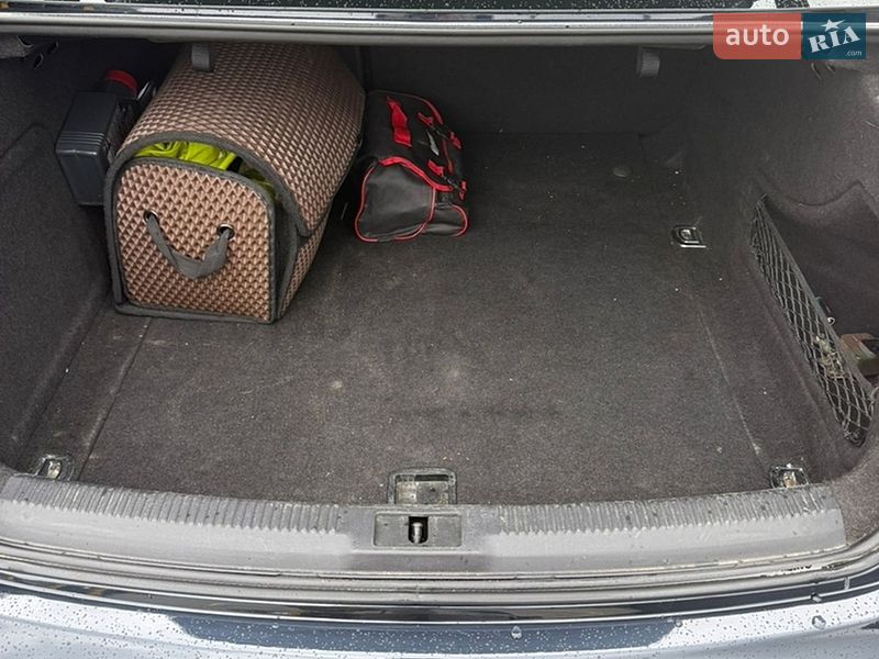 Седан Audi A4 2012 в Николаеве