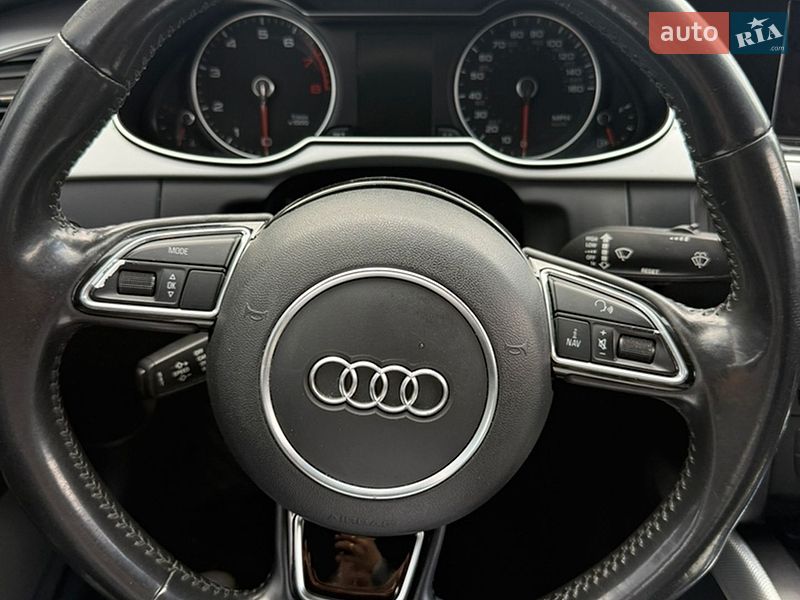Седан Audi A4 2015 в Ровно