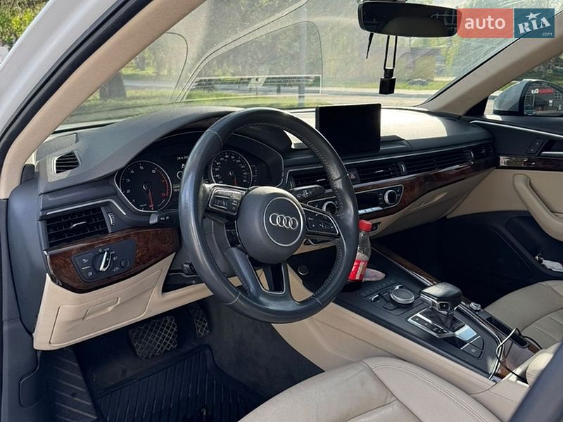 Седан Audi A4 2016 в Луцке